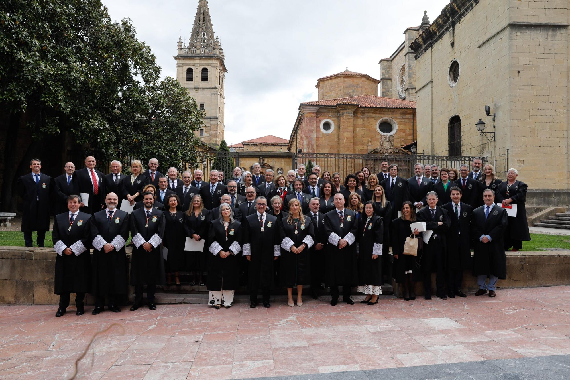 En imágenes | Entrega de medallas de oro y plata del Colegio de Abogados de Oviedo