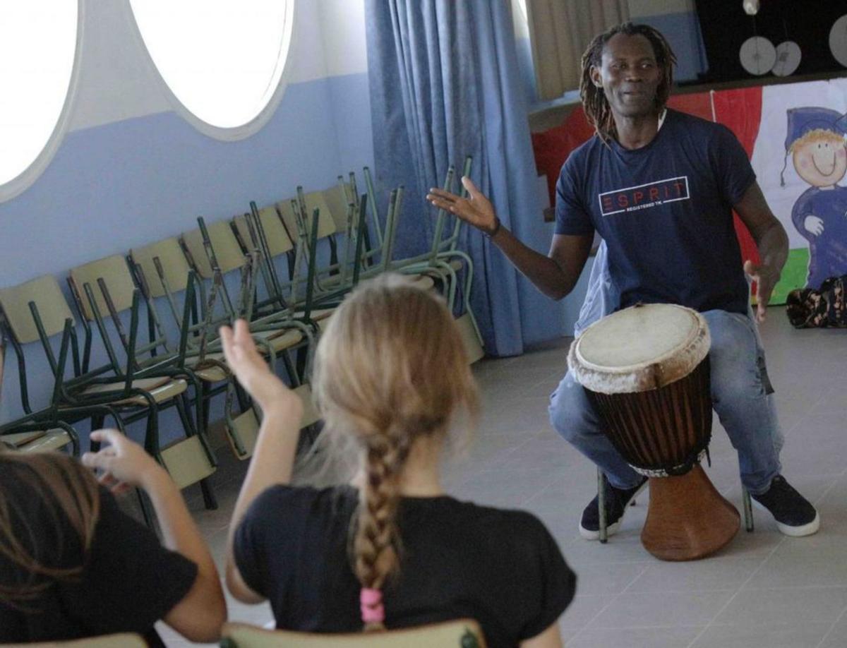 La música de laIsla Baja se cuela en la región senegalesa de Bambey