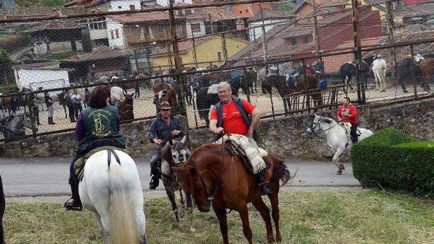 Al galope, 189 jinetes por la Carisa