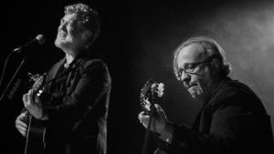 Javier Mas (en primer plano) y Glen Hansard