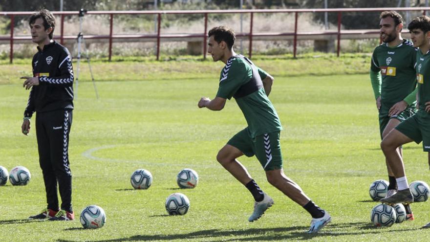 El entrenador José Rojo, Pacheta, los centrales Dani Calvo y Gonzalo Verdú y el centrocampista Gonzalo Villar, el viernes en Altabix.