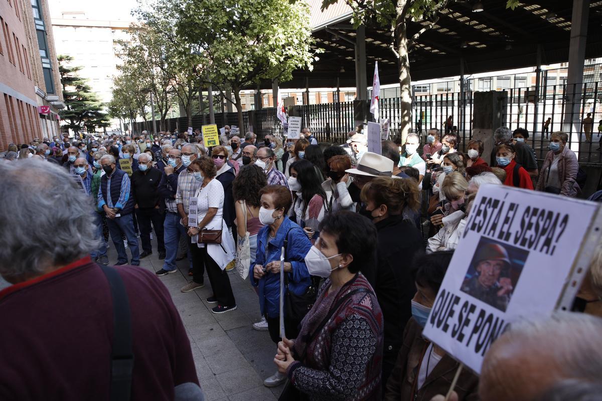 Manifestación vecinal contra el cierre de centros de salud en horario ...