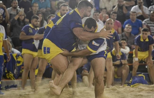 07/07/2017. ARUCAS. Final de la lucha corrida entre Unión Gáldar y Maninidra. Campeón el Club de Lucha Unión Gáldar.