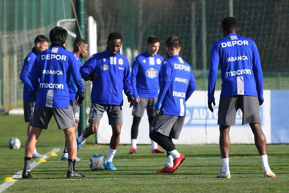 El técnico dirige su última sesión en Abegondo para ultimar la preparación del encuentro en el Carlos Belmonte ante el Albacete.