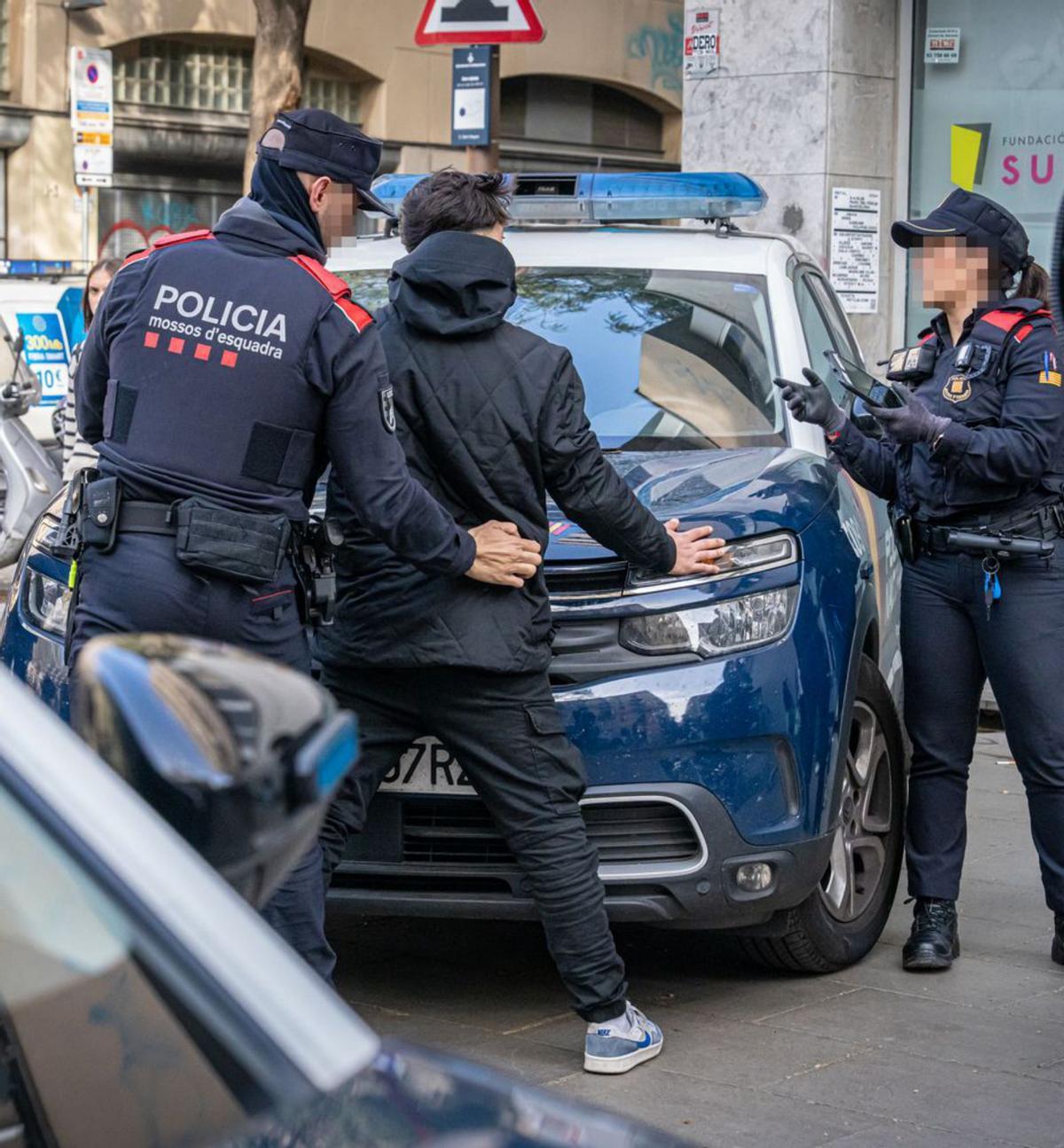 El 25% dels veïns metropolitans diuen haver patit algun delicte el 2024