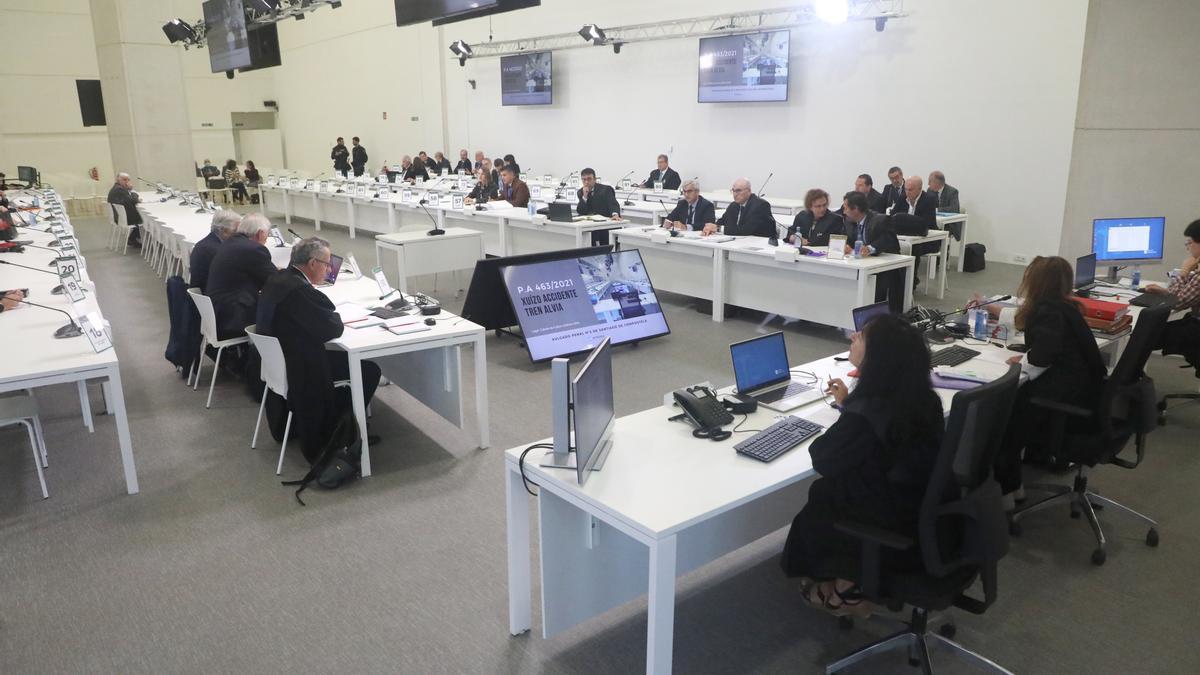 La sala donde se celebra el juicio por el accidente del Alvia en Angrois, durante una de las primeras sesiones del proceso.