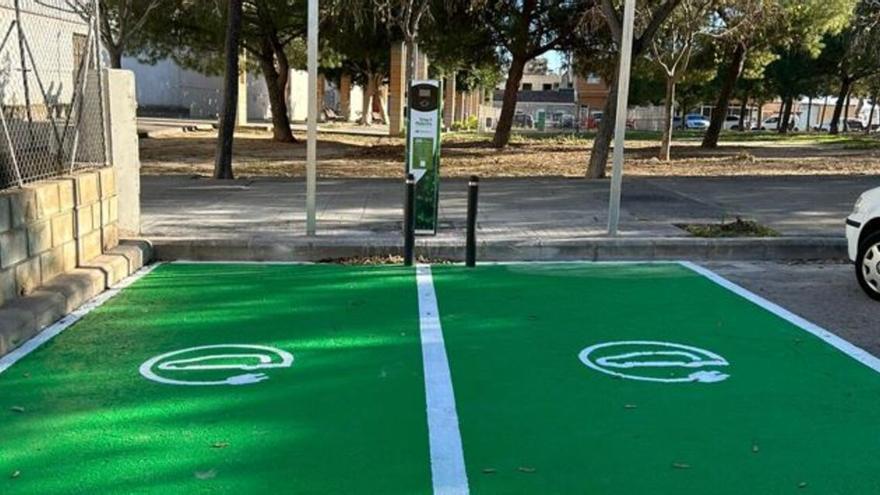 Massamagrell instala un nuevo punto de recarga de vehículos eléctricos en el polígono Bobalar