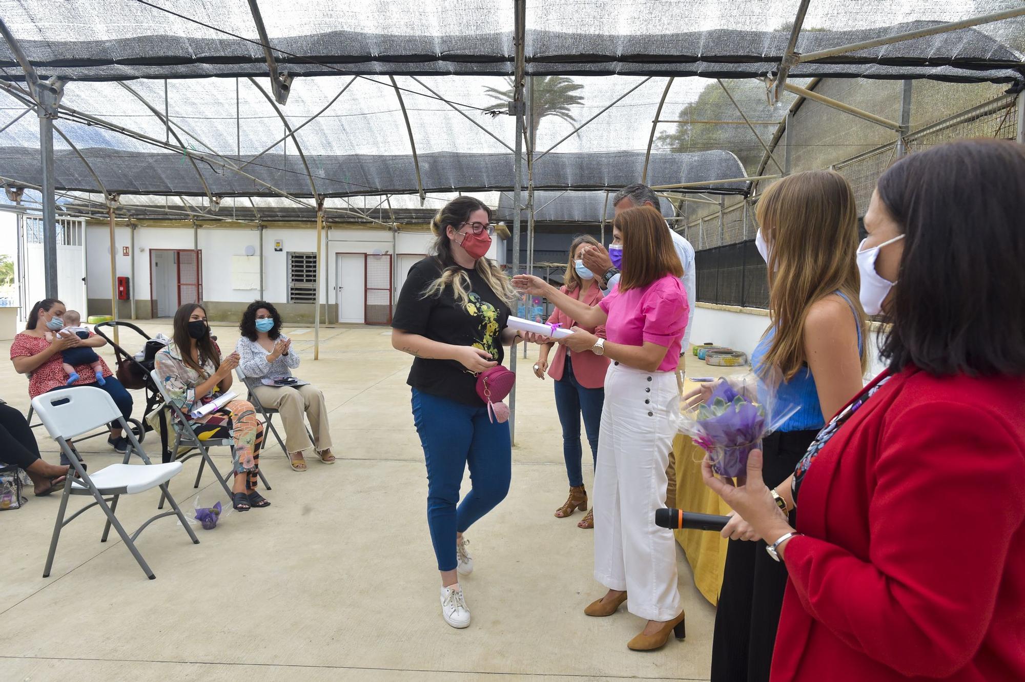 Entrega de diplomas a mujeres que han desarrollado acciones solidarias en Telde