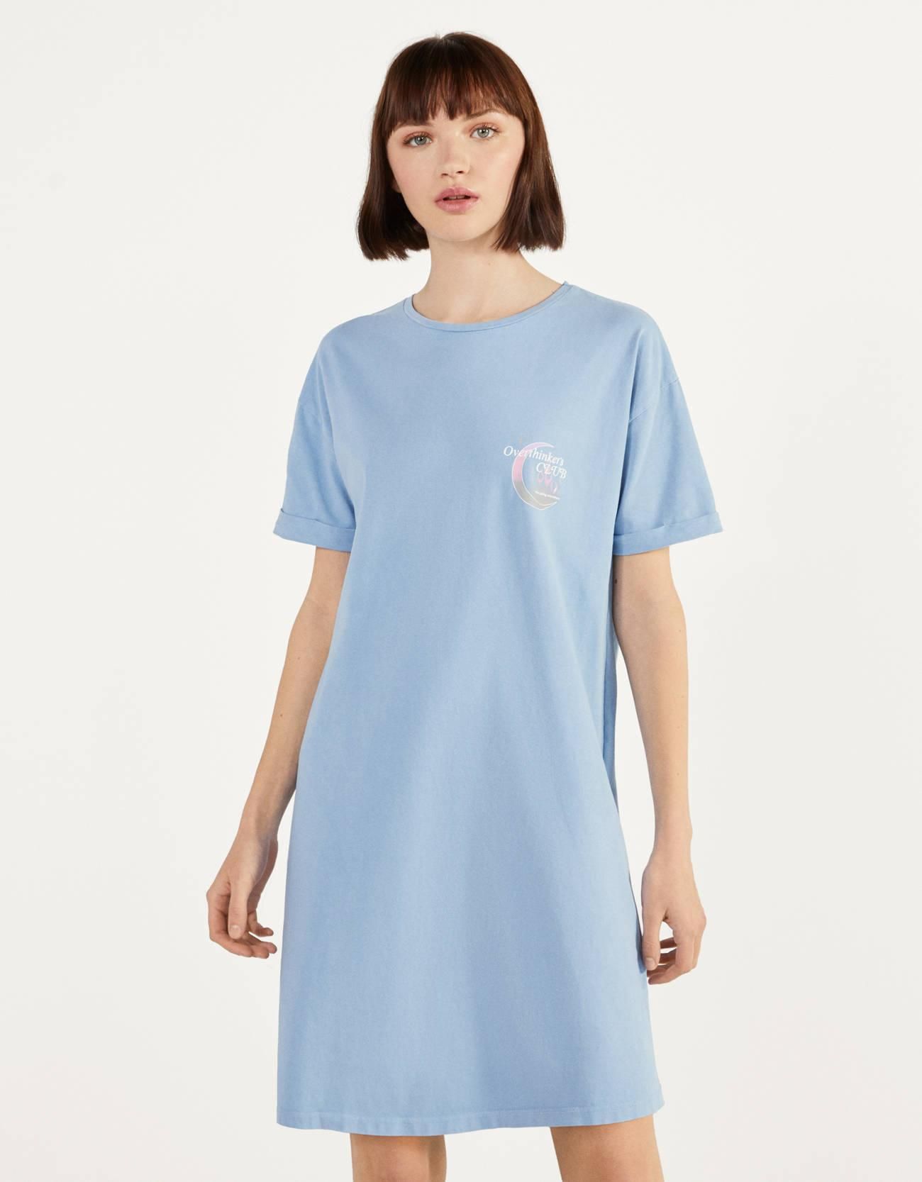 Vestido tipo camiseta de las rebajas de Bershka
