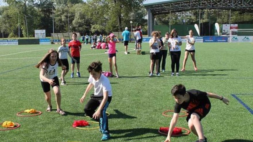 Los alumnos de La Fresneda dejan el aula de lado para hacer ejercicio