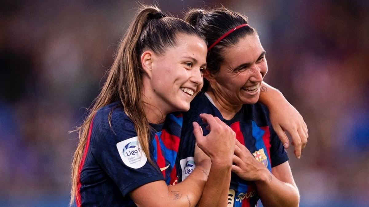 Mariona Caldentey y Claudia Pina tras golear al Madrid CFF