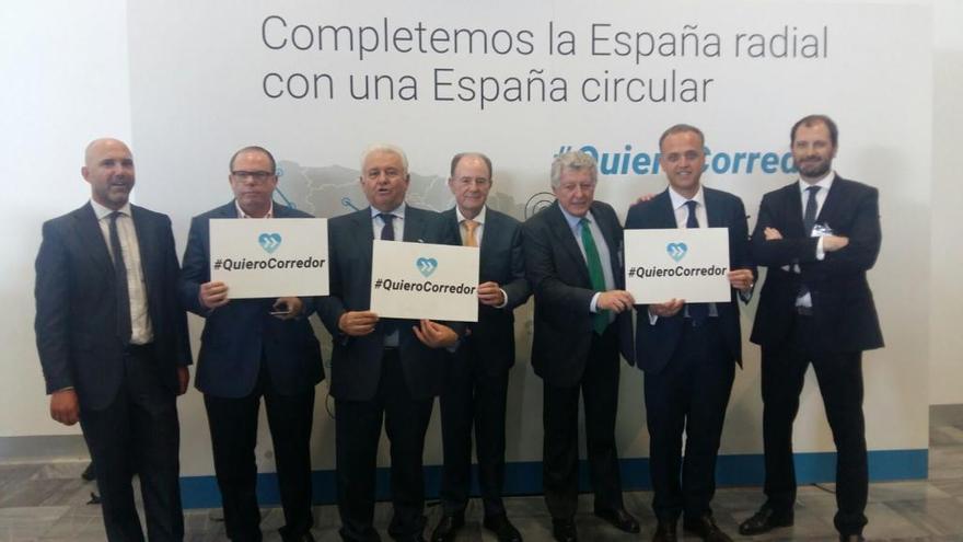 Un grupo de empresarios alicantinos hoy en Almería