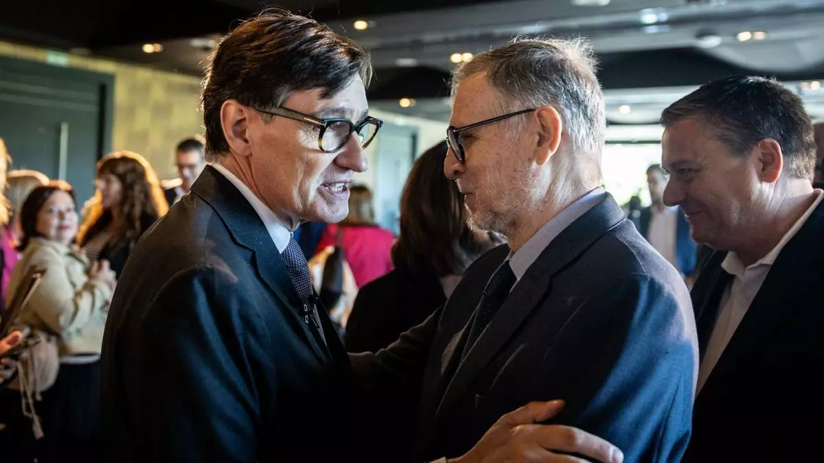 El nuevo PSOE de Aragón abraza a Cataluña