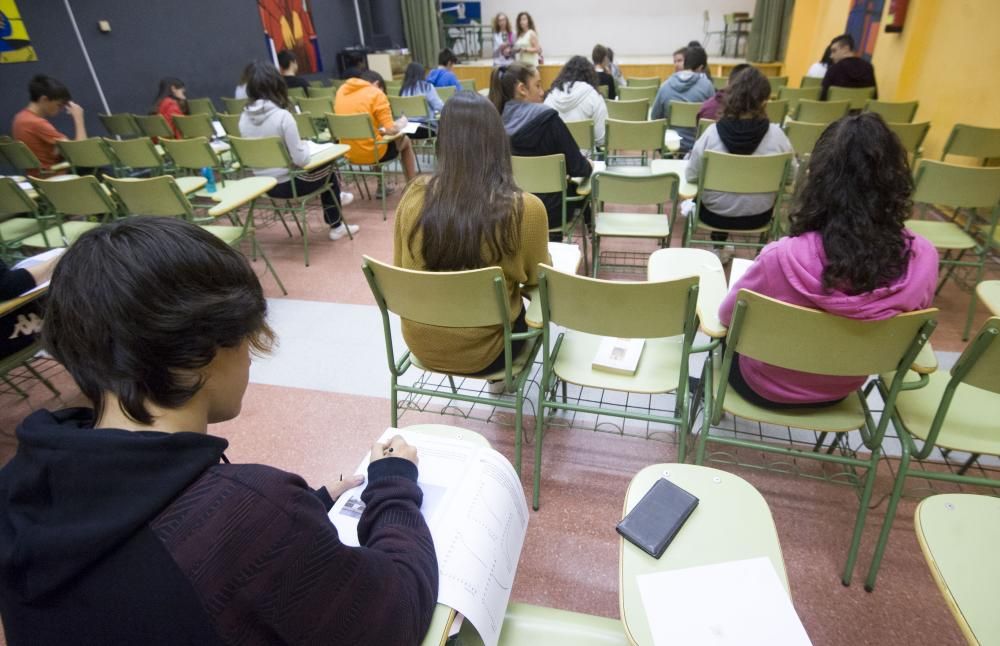 La Plataforma Galega en Defensa do Ensino Público cifró este mediodía en más de un 80% los alumnos convocados a las pruebas de evaluación de 6º de Primaria y 4º de ESO que no acudieron a realizarlas.