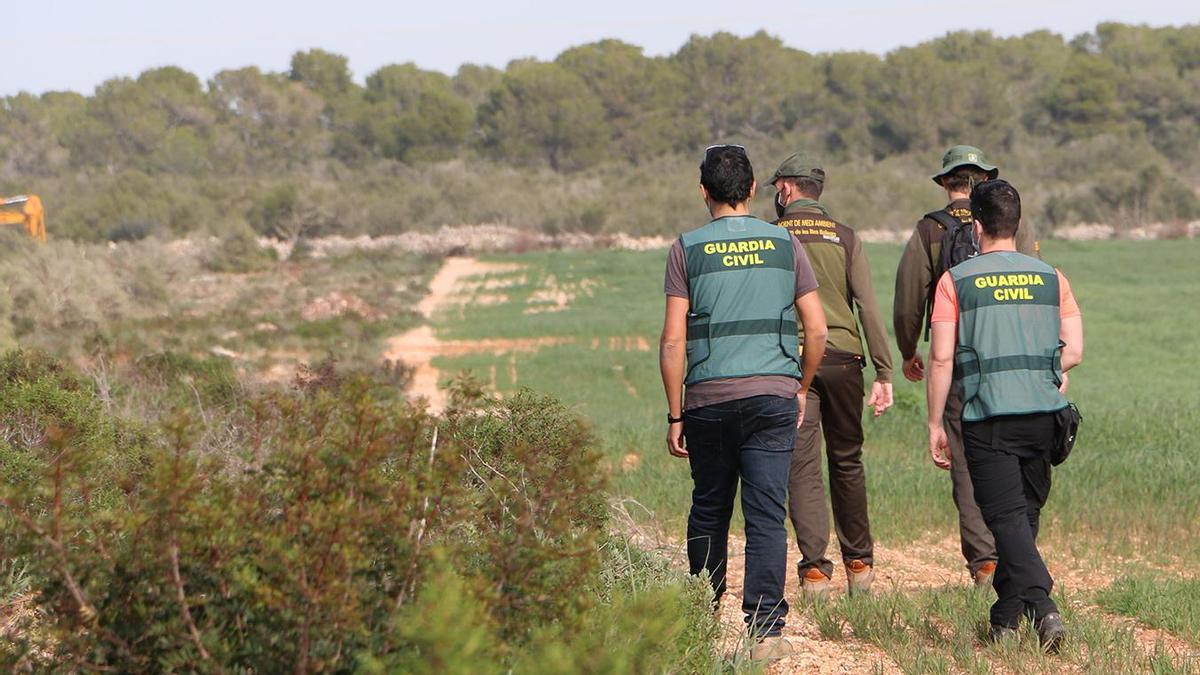 En las búsquedas han participado guardias civiles y policías locales de Campos.