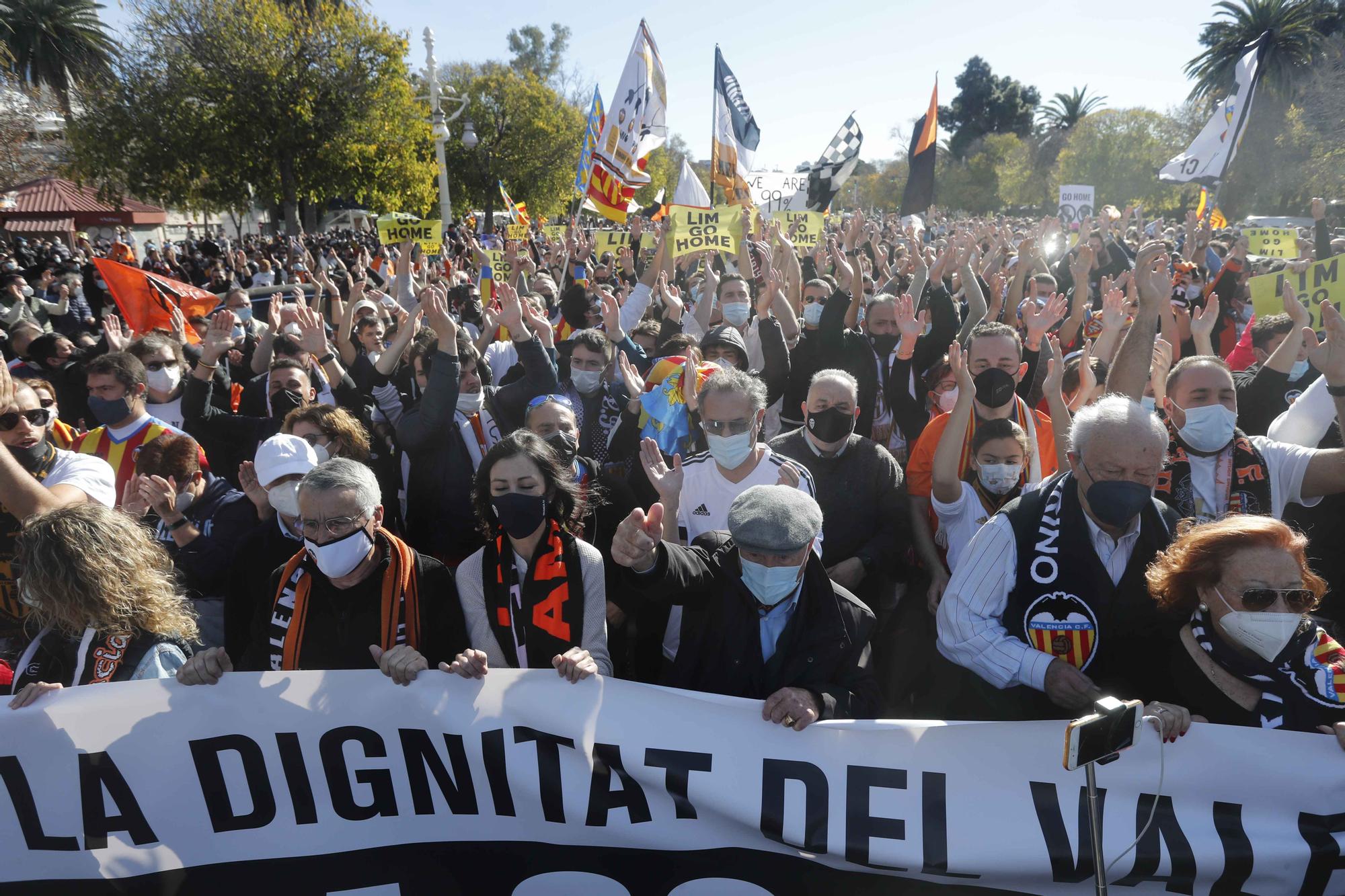 La manifestación valencianista contra Peter Lim (primera parte)