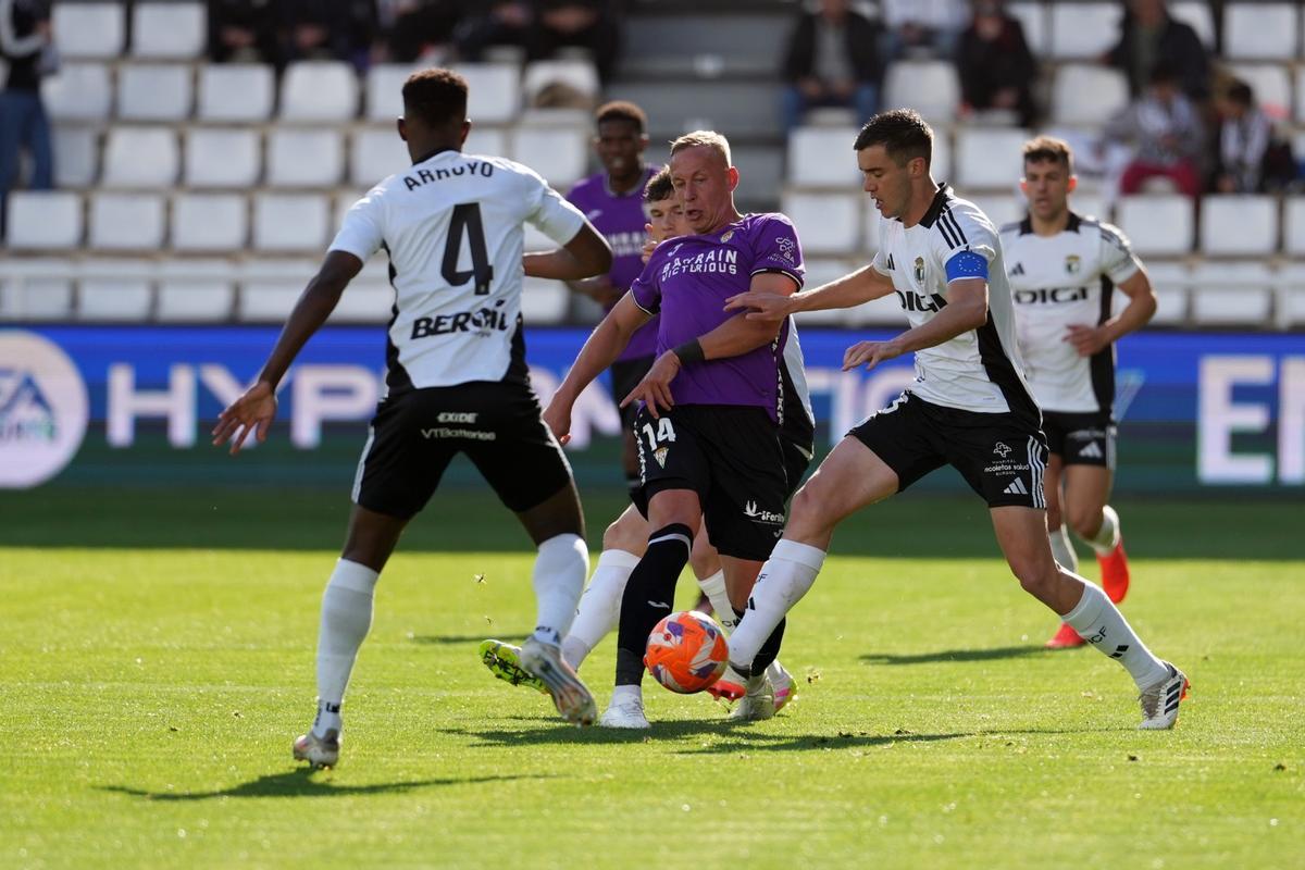 Burgos-Córdoba CF | Las imágenes del partido de LaLiga Hypermotion