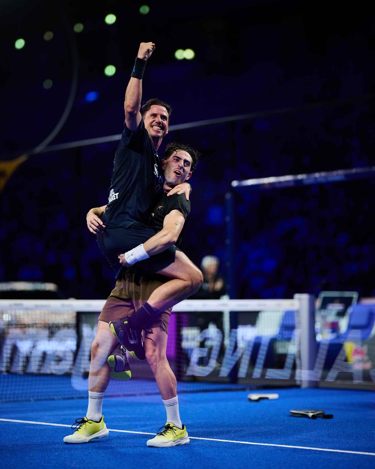 Pauito y Jon celebran el pase a semifinales