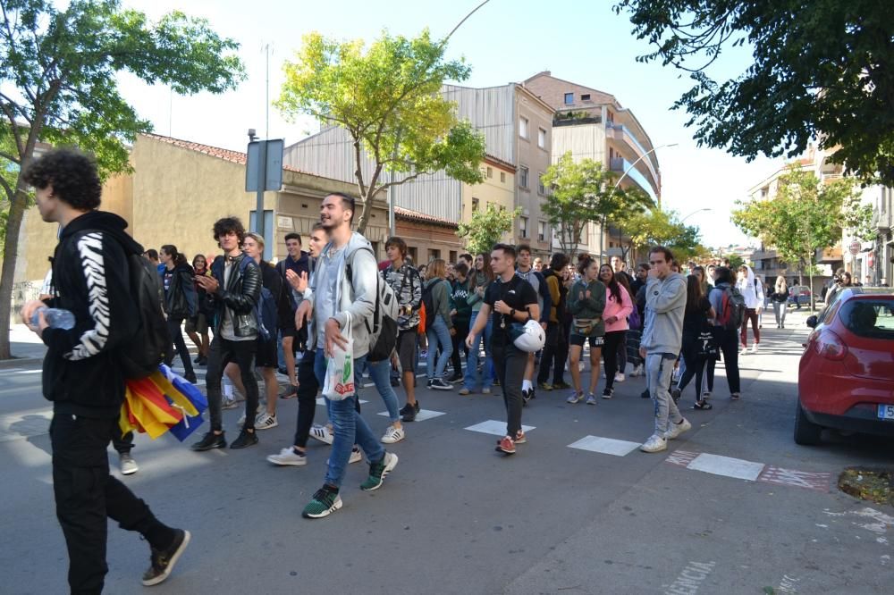 Els estudiants buiden les aules i tornen a tallar el trànsit a Manresa