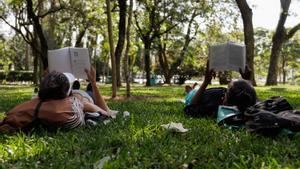 Más de un tercio de españoles sigue sin leer nunca, según el Barómetro de Lectura