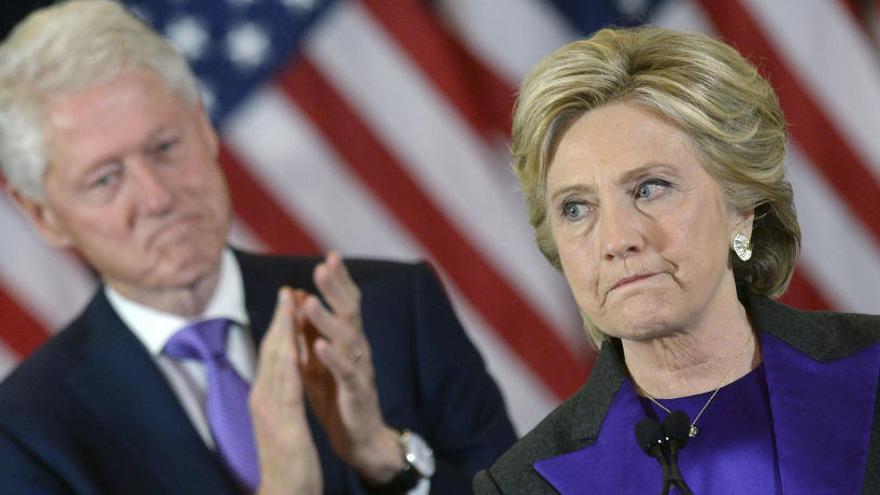 Clinton comparece tras su derrota en las elecciones.