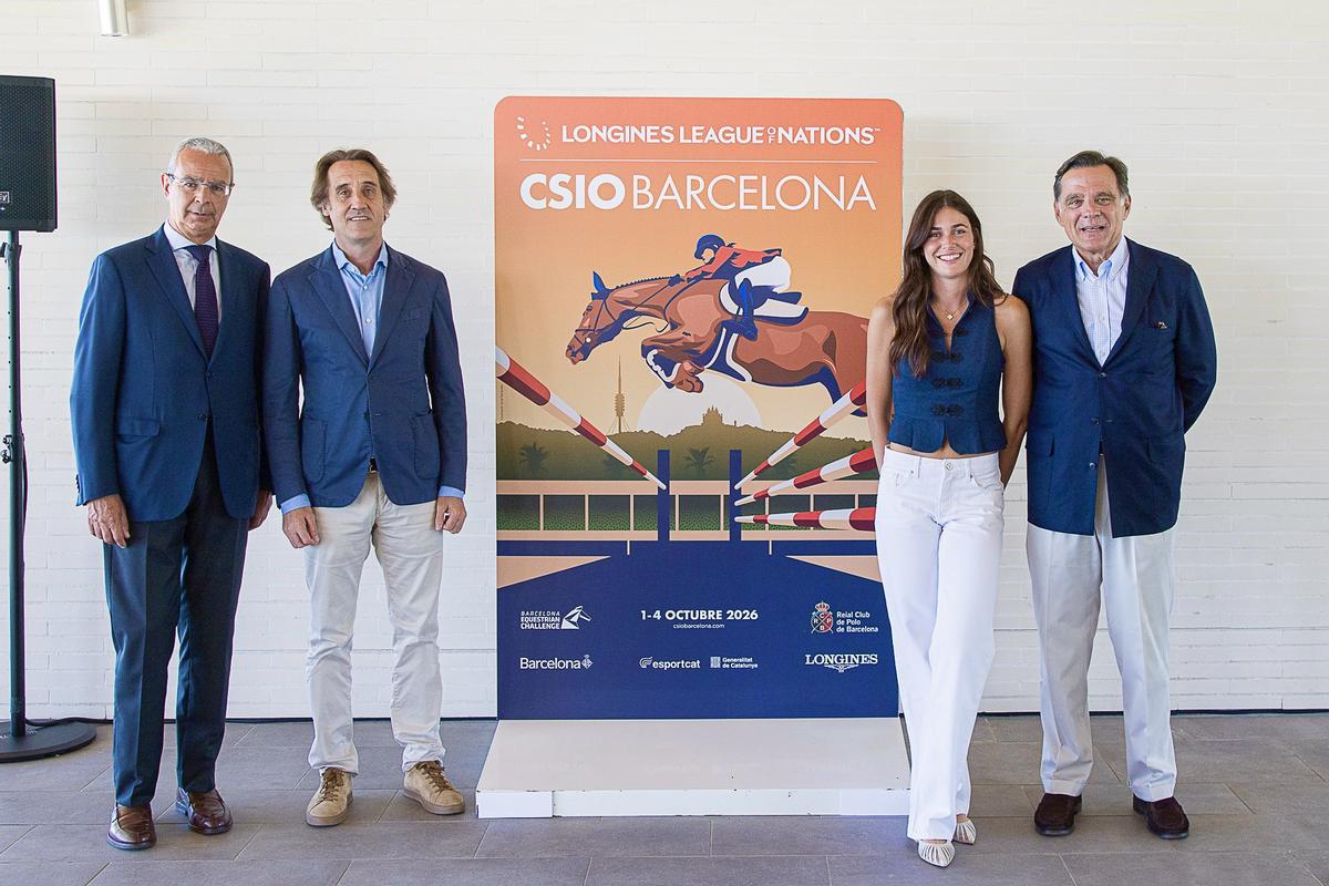 Foto de familia de la presentación del cartel