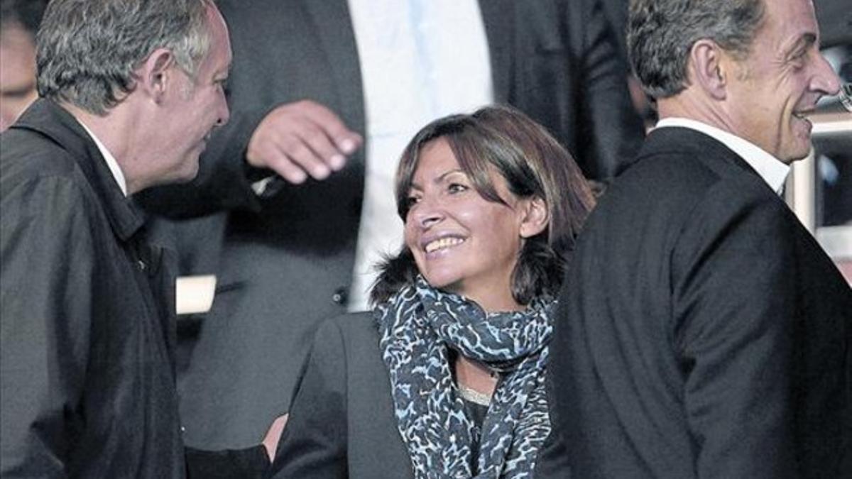 La alcaldesa Anne Hidalgo, el martes, en el partido del Barça con el PSG.