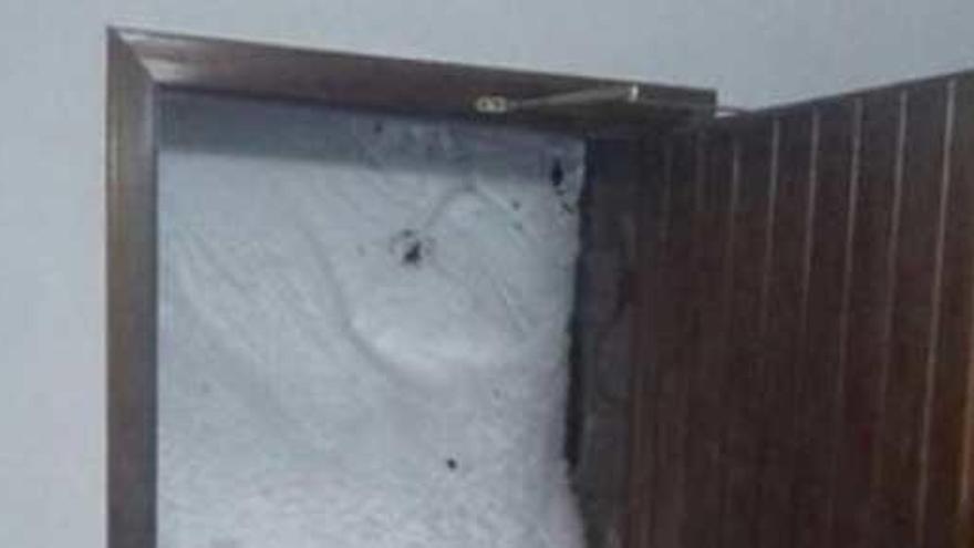 Abren la puerta y encuentran dos metros de nieve