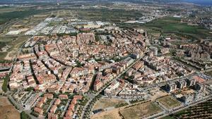 Vila-seca, completamente rodeada por infraestructuras principales, como la AP-7 y la A-7.