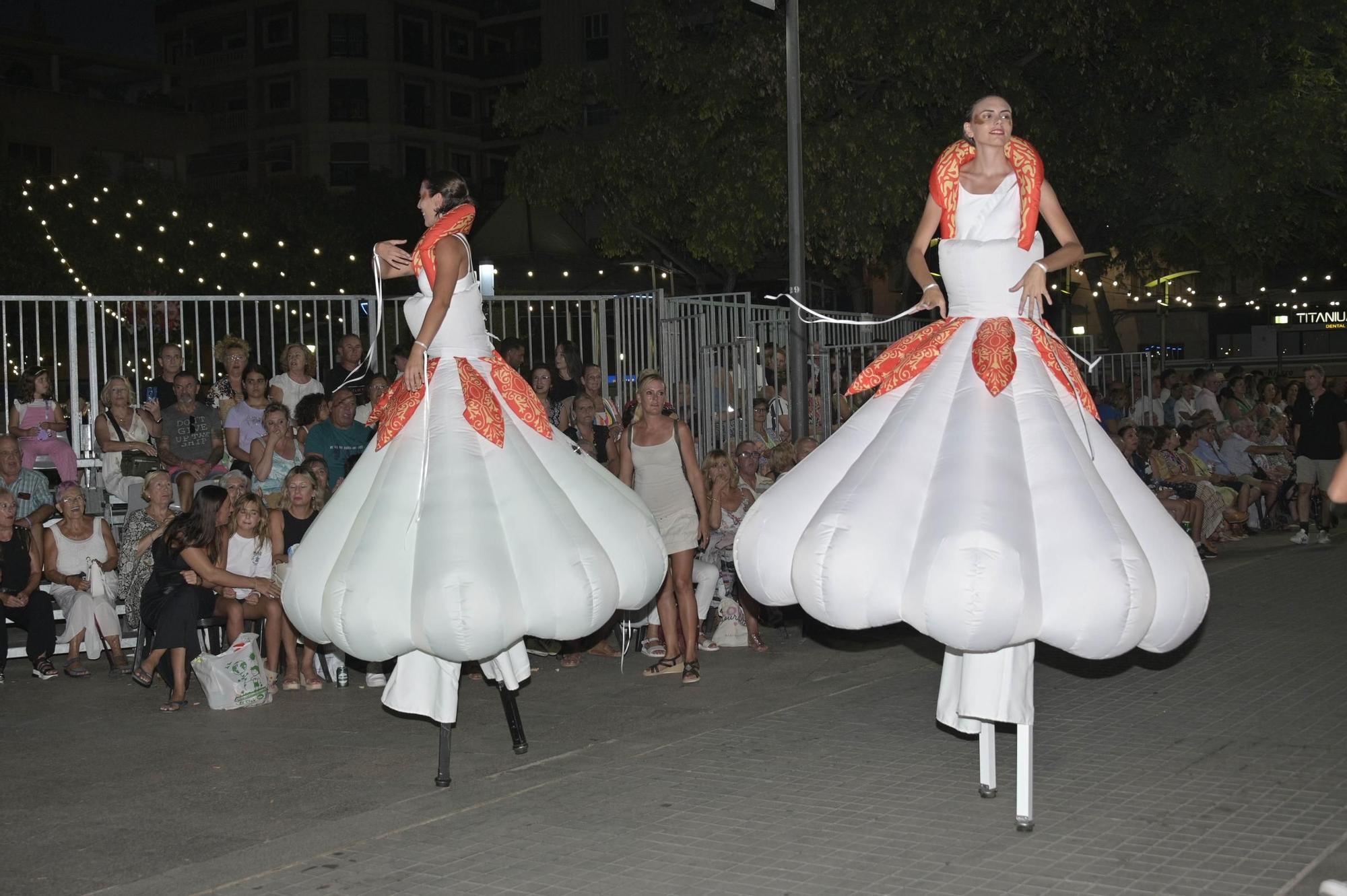 Derroche de musica y color en Santa Pola