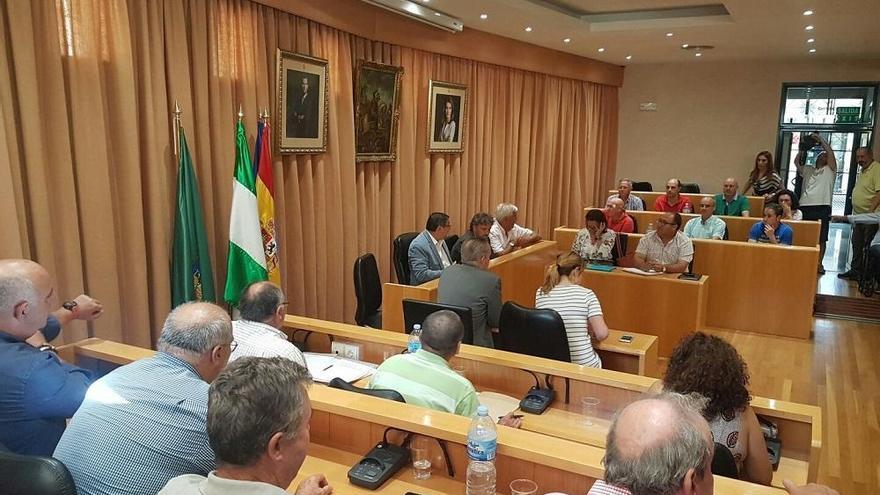 Un instante del encuentro celebrado en Vélez Málaga con representantes del sector agrícola.