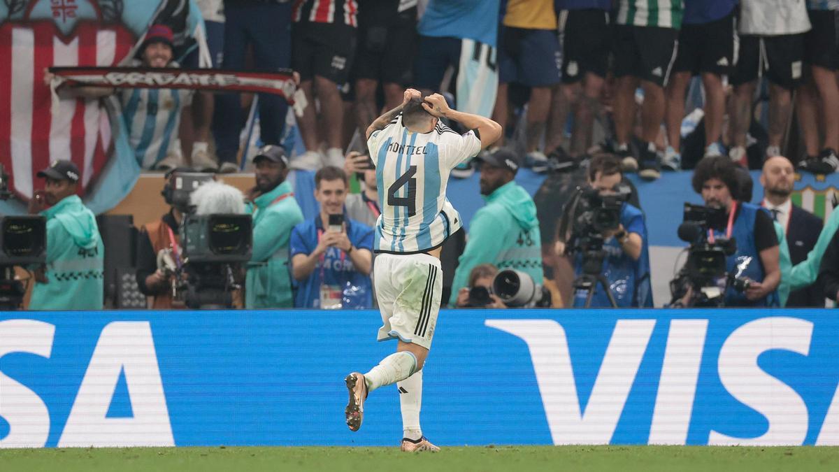 Montiel celebra su gol decisivo en la tanda de penaltis de la final del Mundial