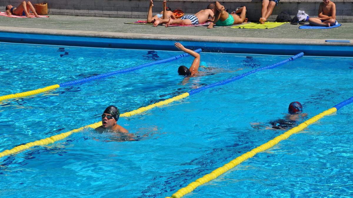 Imaxe da piscina do Milladoiro