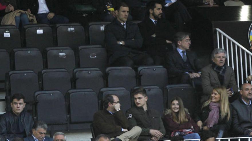 Los no convocados esquivan el palco de Mestalla