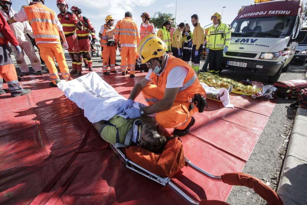 Más de 500 efectivos participan en un simulacro de accidente aéreo