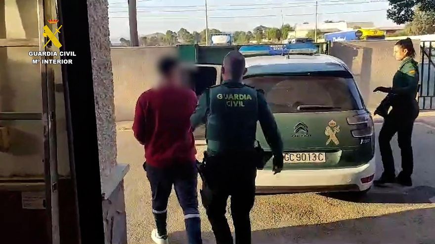 Tres detenidos en Murcia por estafar a empresas de dulces y turrones de Alicante