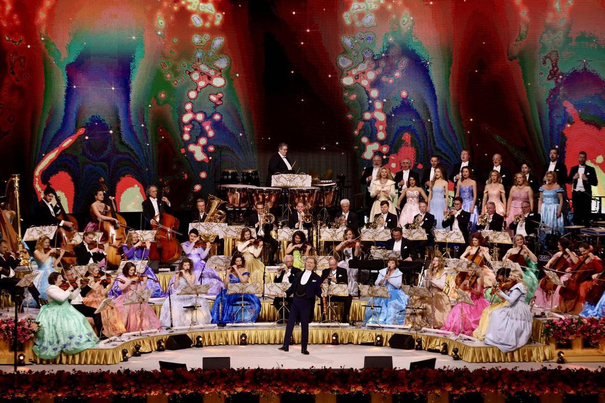 Nueva fiesta alegre y cálida en torno a la música a cargo de André Rieu Nueva fiesta alegre y cálida en torno a la música a cargo de André Rieu