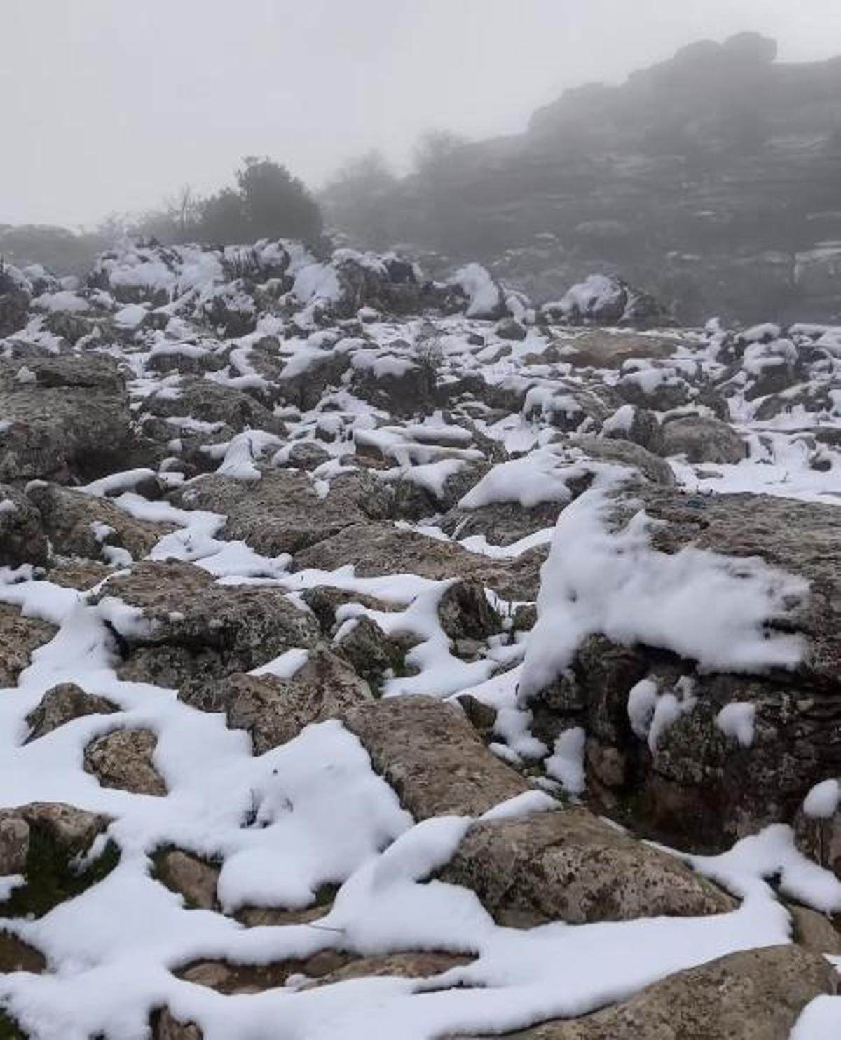El Torcal amanece nevado El Torcal amanece nevado