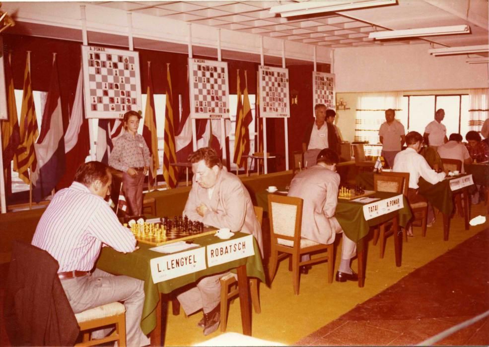 Primer Torneig Internacional d'Escacs Costa Brava a l'Hotel Piscina de Port Salvi de Sant Feliu de Guíxols el 1973