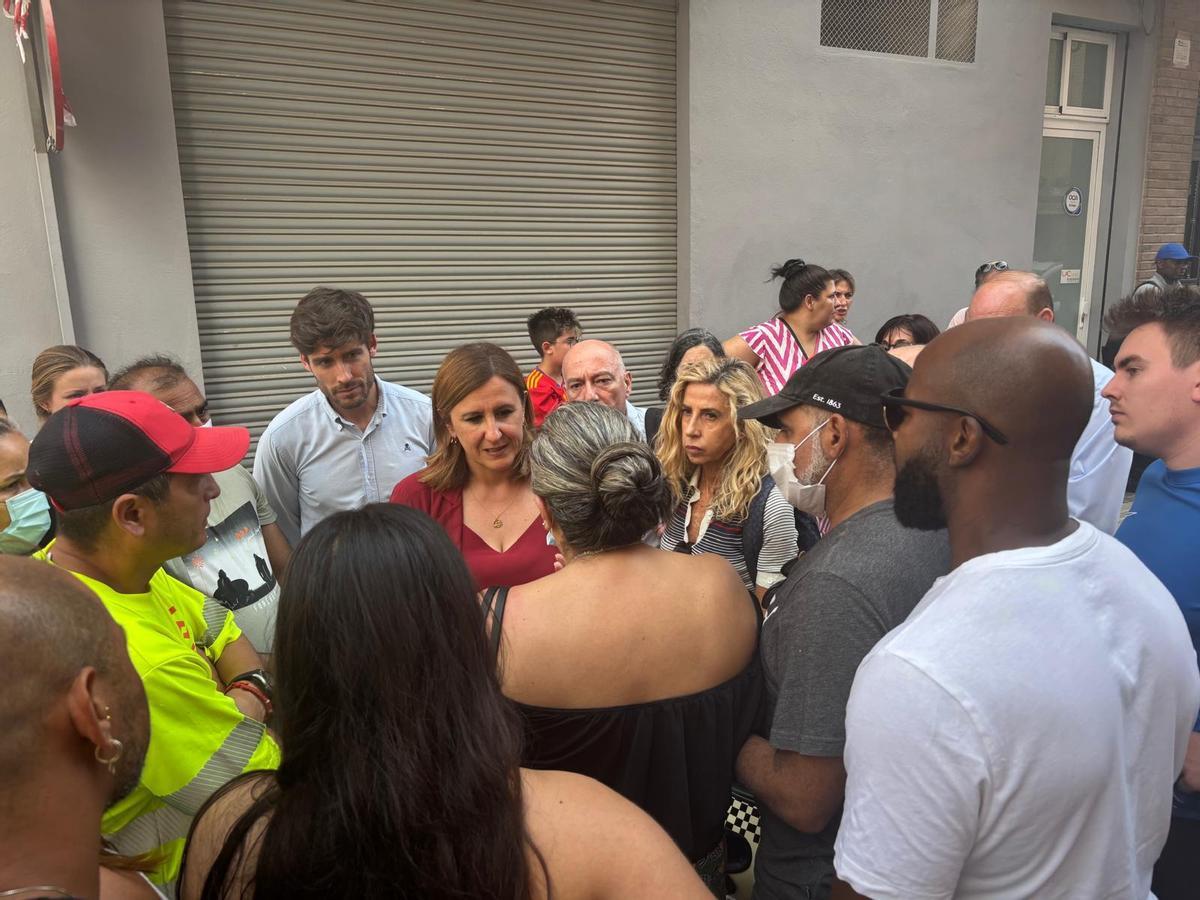 La alcaldesa María José Catalá y varios concejales en la calle Picayo