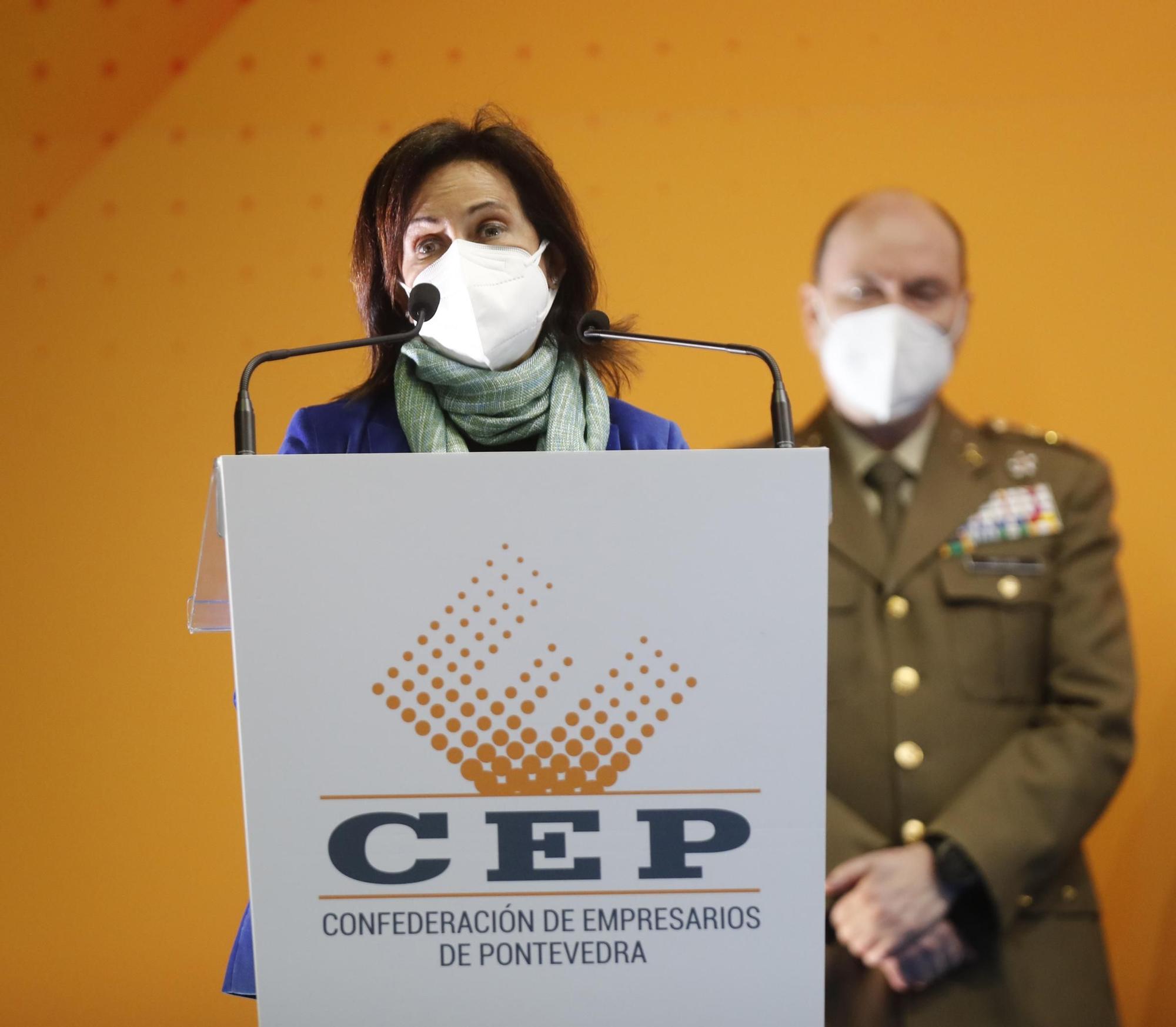 Así fue el reconocimiento de la CEP a la ministra de Defensa y a la UME