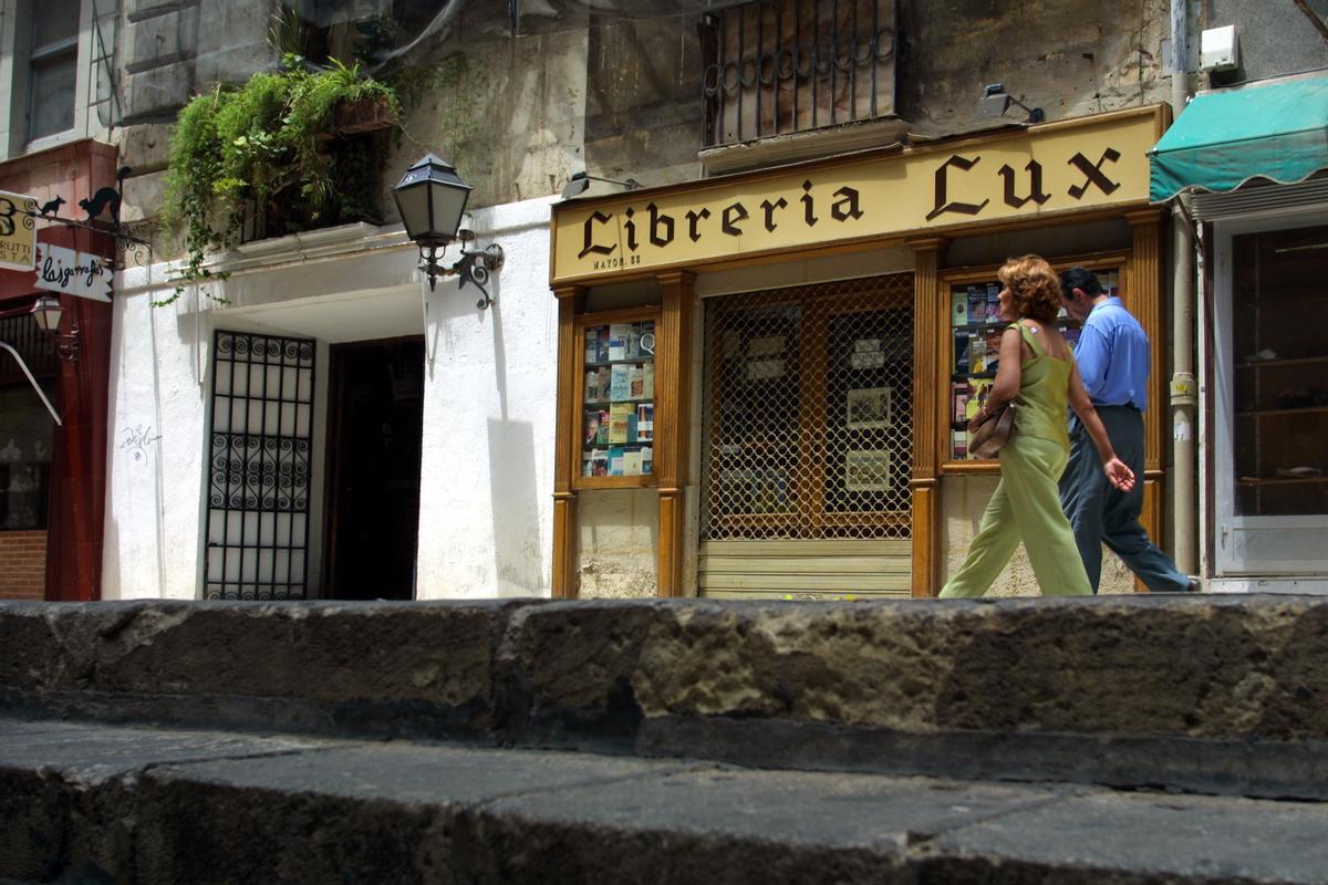 Fachada de la ya desaparecida librería Lux