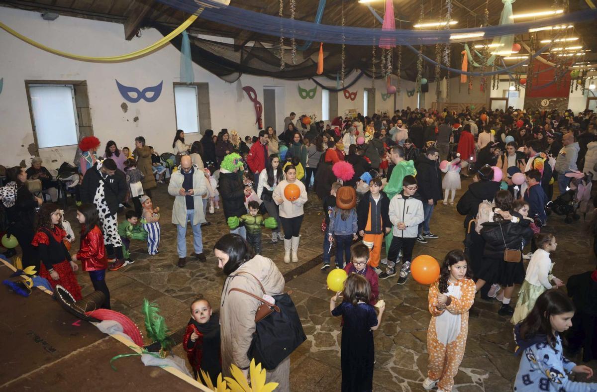 A Peixería se llenó para disfrutar de la fiesta de Carnaval. | NOÉ PARGA