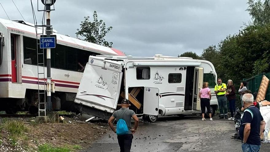 La Agrupación Socialista de Ribadedeva acusa al Gobierno local de paralizar del proyecto para eliminar todos los pasos a nivel del concejo