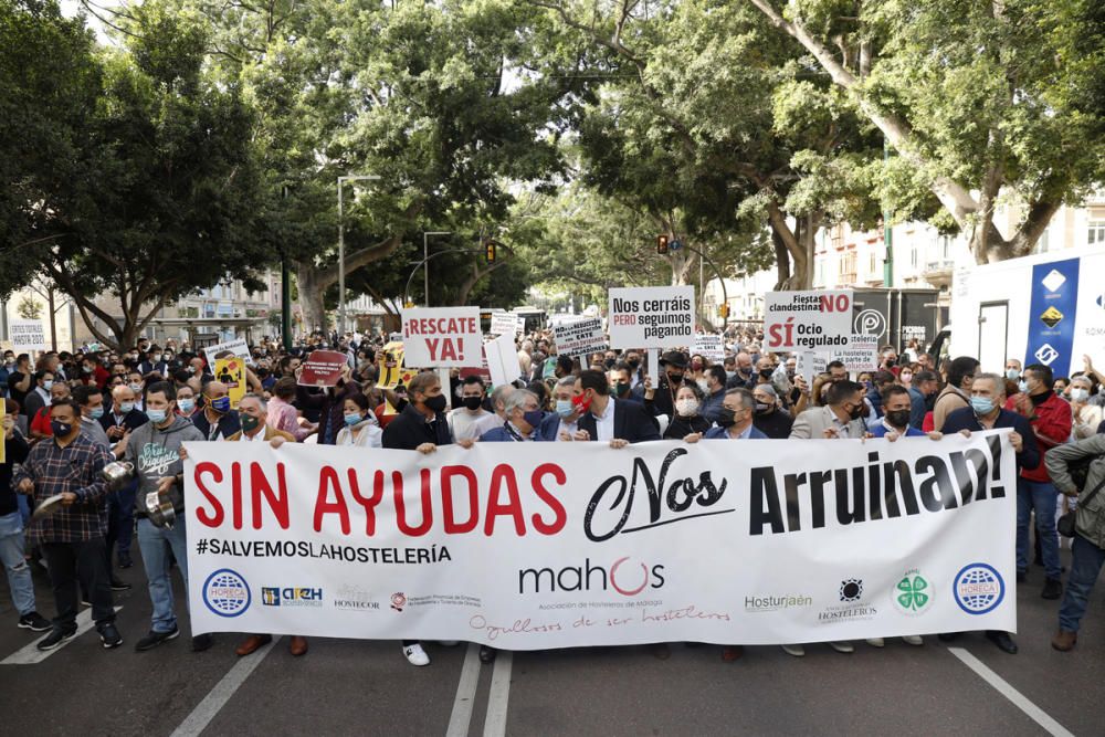 Protesta de la hostelería malagueña por las nuevas restricciones 'Sin ayudas nos arruinan"