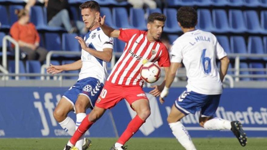 El CD Tenerife se achanta ante la UD Almería