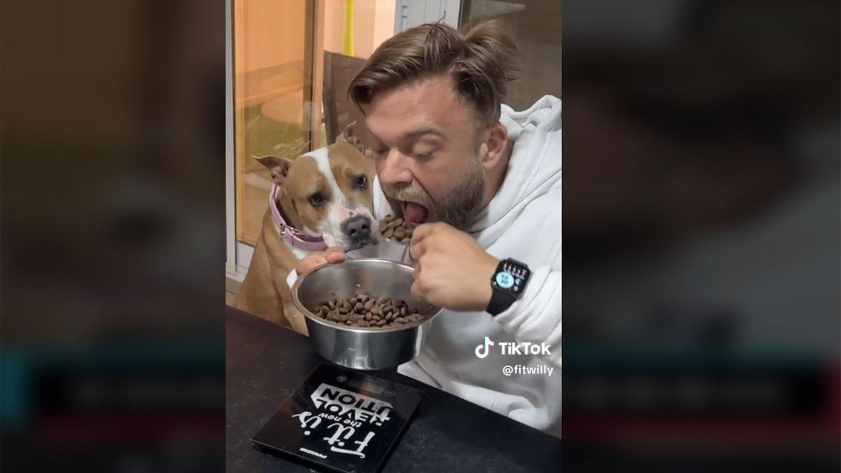 Un tiktoker paròdia la moda del menjar per a gossos entre els addictes al gimnàs