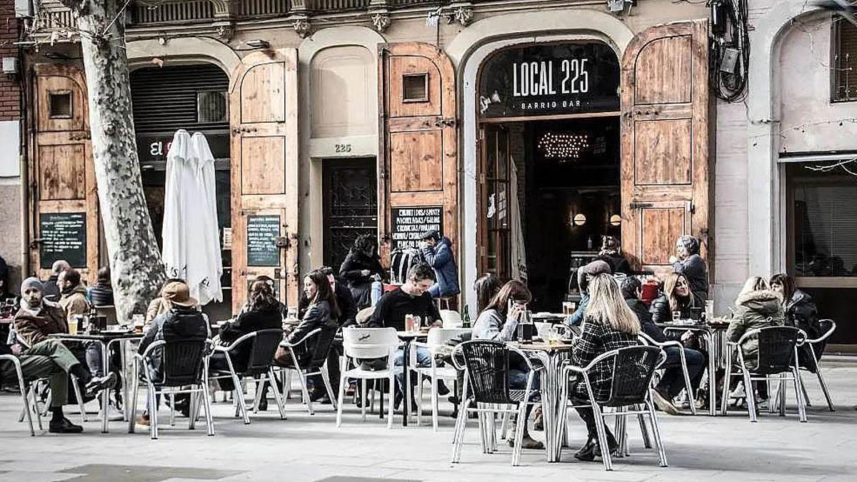 La terraza de Local 225, en el mismo número de la calle del Doctor Trueta.