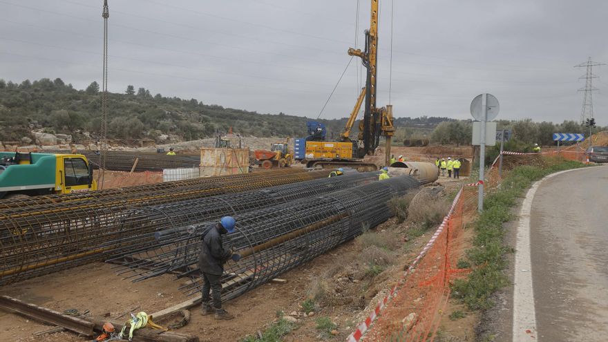 Obras de noche y festivos para reconstruir la línea C3 de Cercanías entre Chiva y Cheste