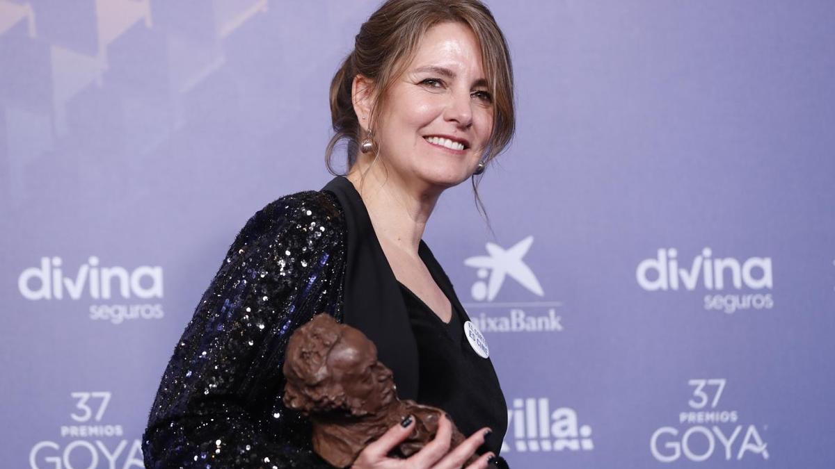 Manuela Ocón con su Premio Goya a la Mejor Dirección de Producción